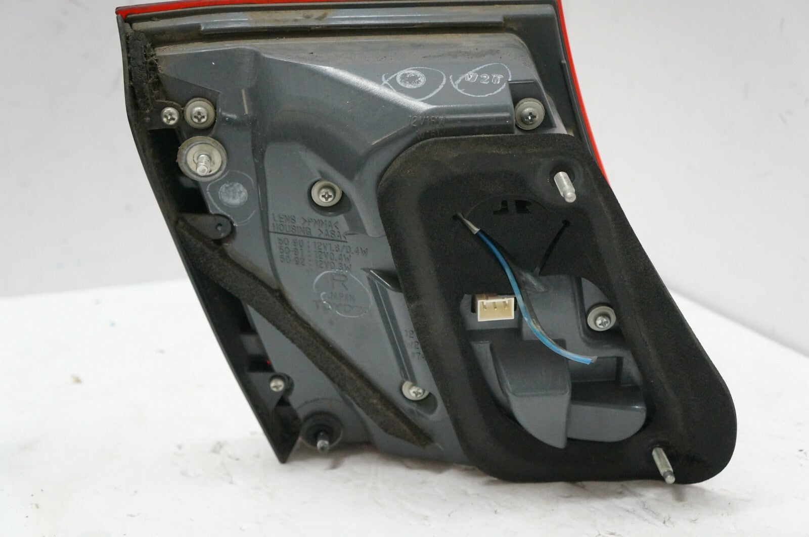 2007-09 Lexus LS460 Trunk Passenger Rear Right Inner Tail Light 81581-50150 OEM - Alshned Auto Parts