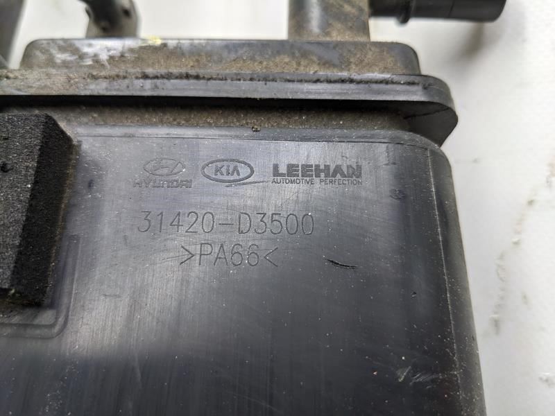  16-21 Hyundai Tucson Fuel Vapor Evaporator Emission Canister 31420-D3500 OEM1