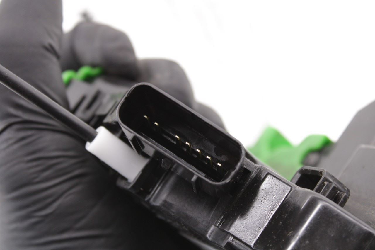 2015-2020 Kia Sorento EX Front Left Door Lock Latch Actuator 81310-C5010 OEM - Alshned Auto Parts