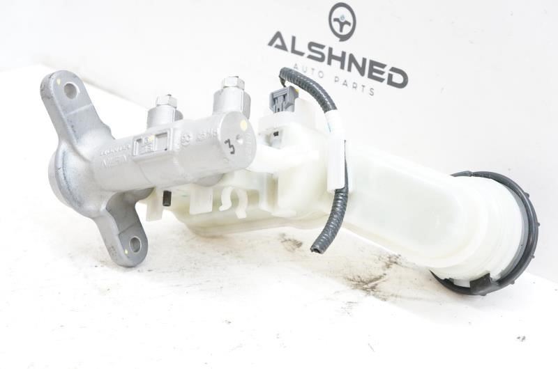 2016-2020 Honda HR-V Brake Master Cylinder 46101-T7W-305 OEM - Alshned Auto Parts