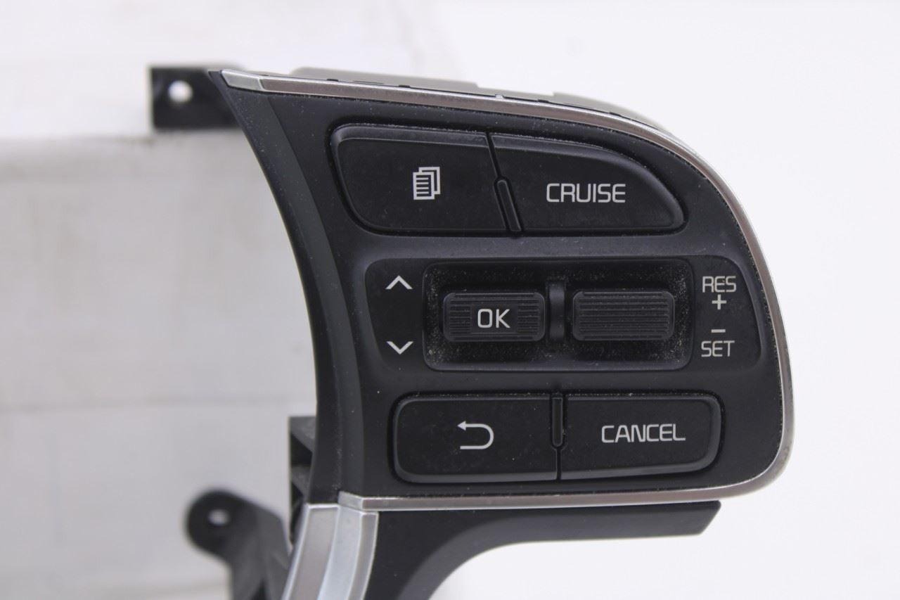 16-18 Kia Optima EX 2.4L Steering Wheel Cruise and Audio Control Switch Buttons3