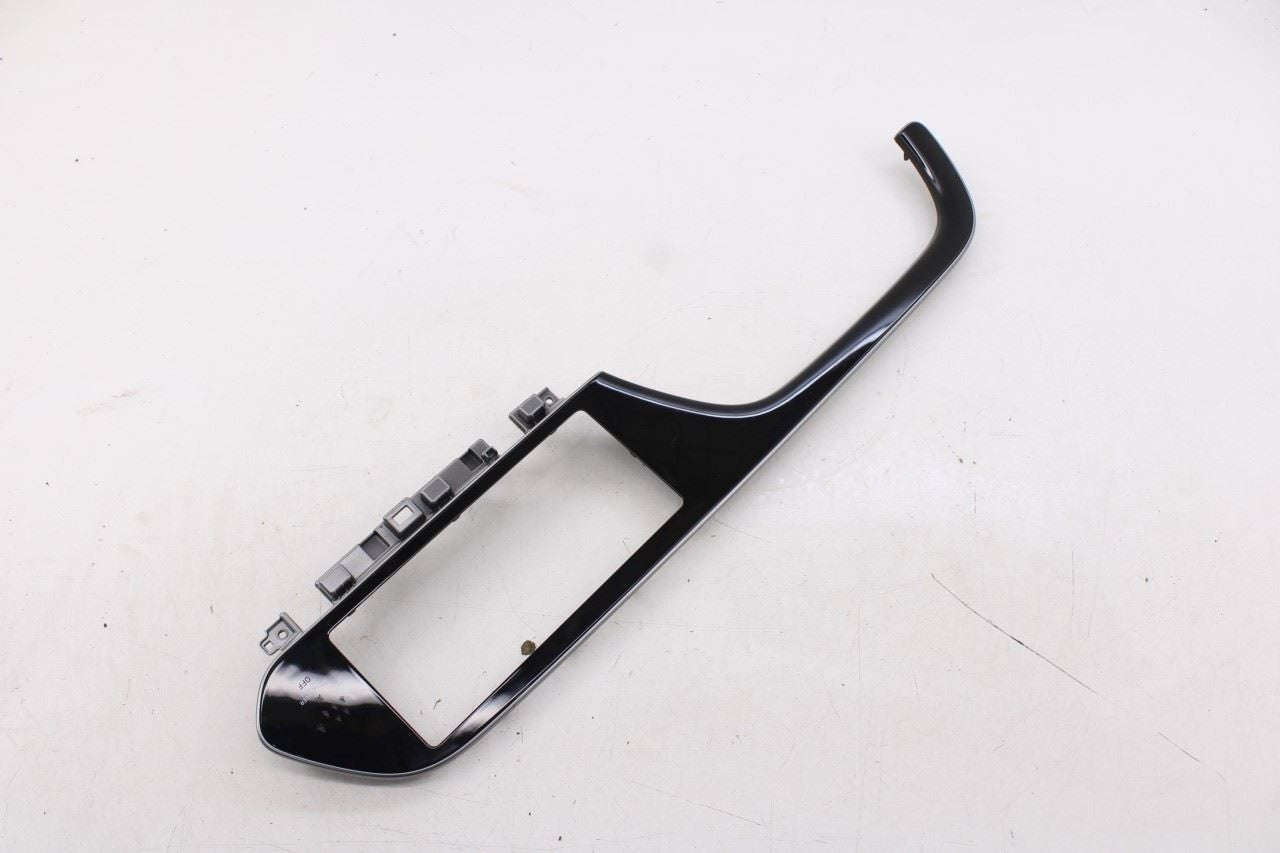 2020-22 Hyundai Palisade Limited AWD Dash Center Panel Display Bezel 84740-S85106