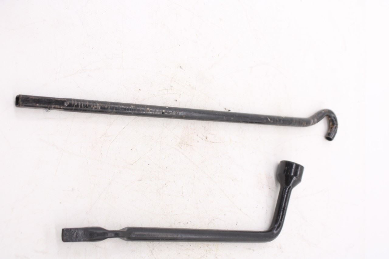 2020-2024 Toyota Corolla LE 2.0L FWD Lift Jack and Tool Kit 09111-02130 OEM4
