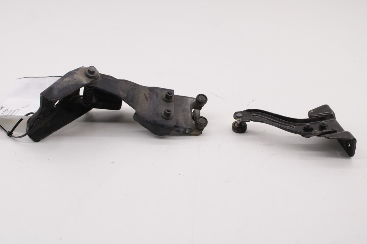 2017-2024 Chrysler Pacifica Limited Rear Left Door Center and Upper Roller Hinge - Alshned Auto Parts