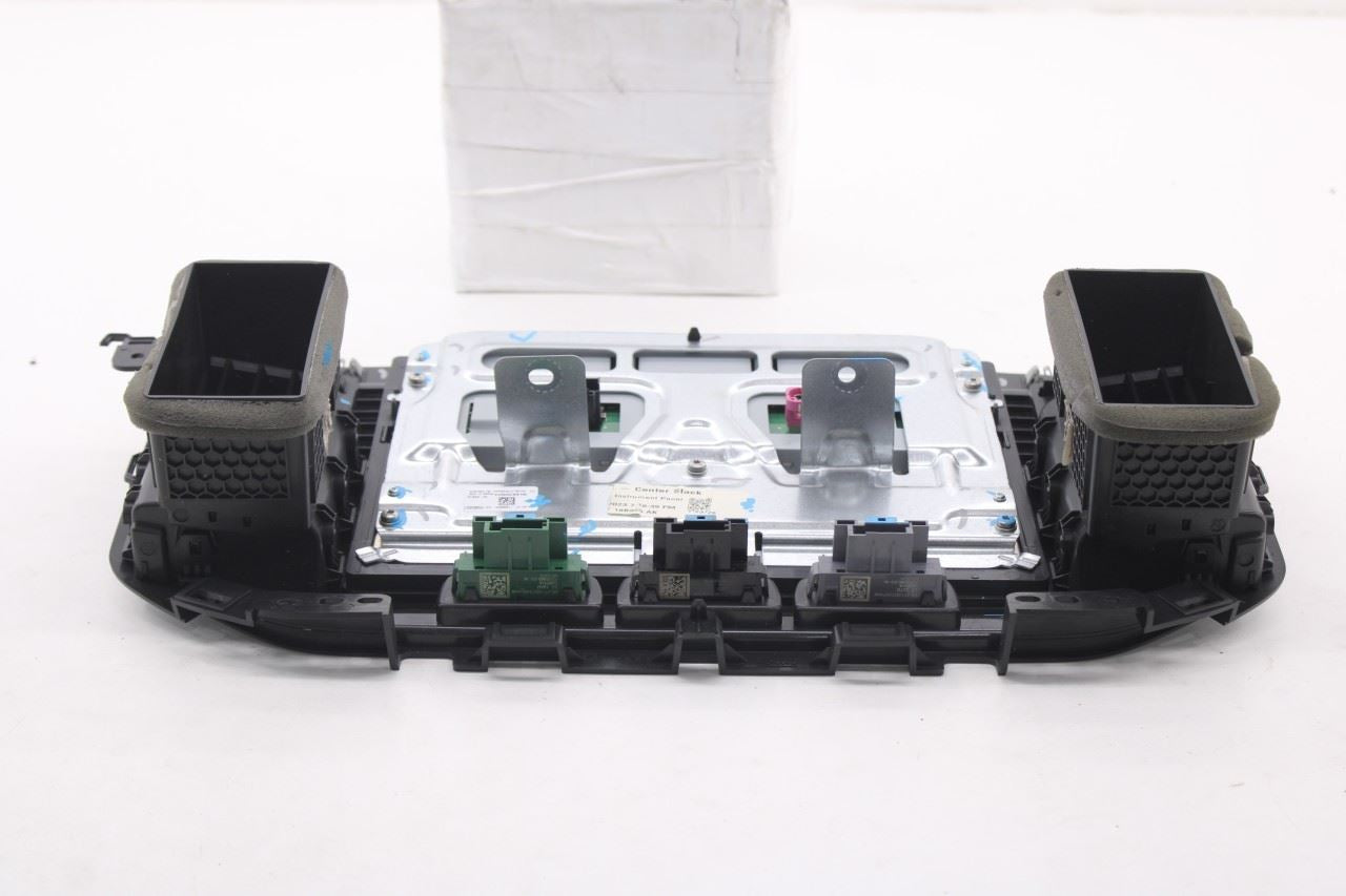 2021-25 Ford F150 XLT Supercrew Navi Media Information 12.0 Display w/ Air Vents5