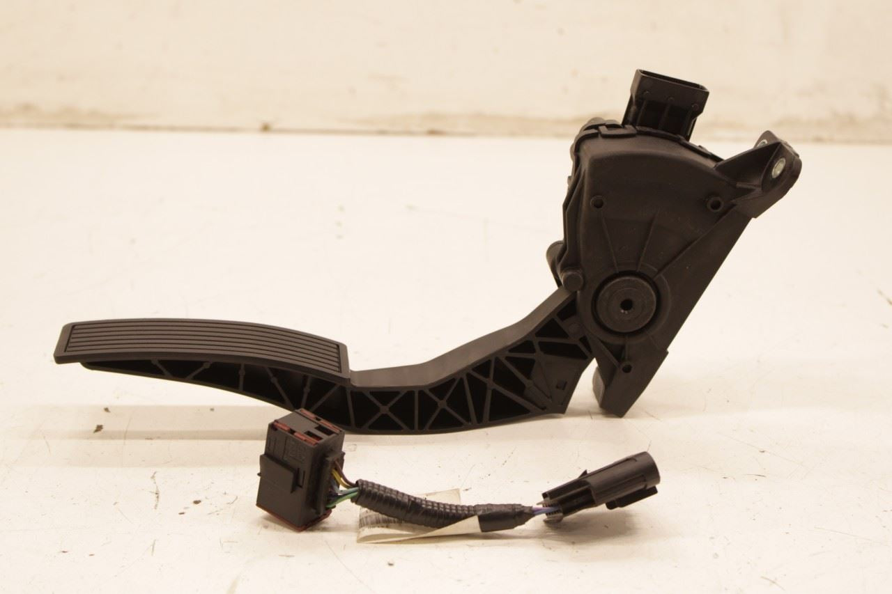 2022-2026 Isuzu NPR HD 6.0L Accelerator Throttle Gas Pedal Sensor 8976711520 OEM - Alshned Auto Parts