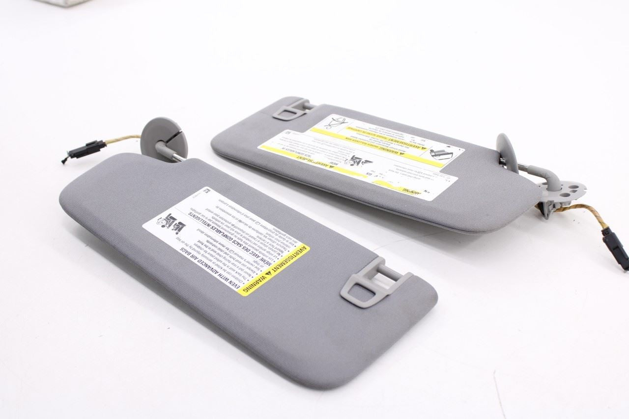 2018-24 Chevrolet Equinox LT Front RH and LH Sun Visor Set w/ Illuminated Mirror9