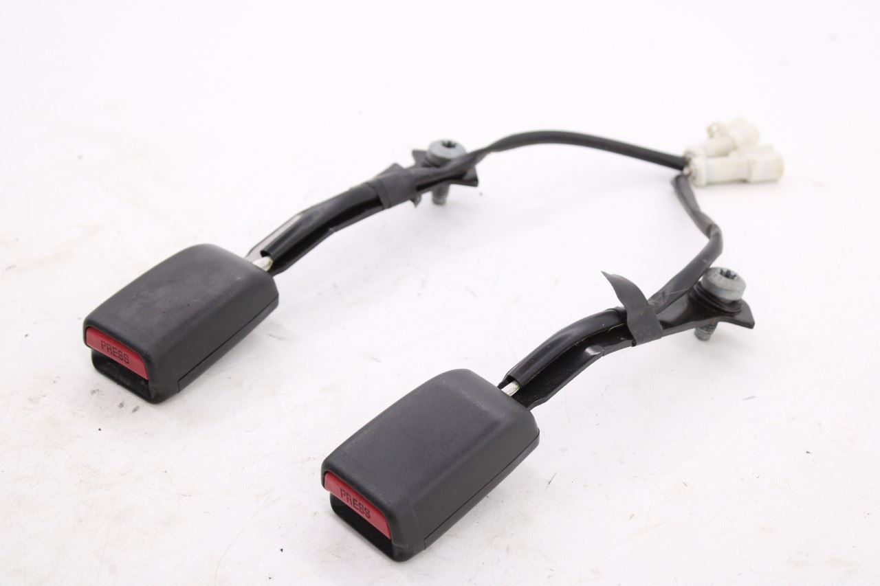 05-12 Ford Mustang Premium Conv V6 RWD Front Right and Left Seat Belt Buckle Set3
