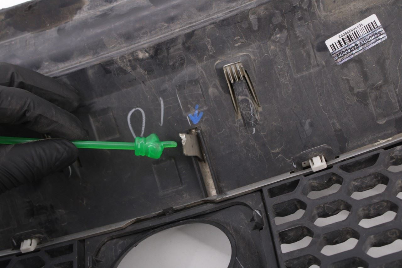 16-21 Jeep Grand Cherokee Overland 3.6L Front Bumper Lower Grille Chrome *ReaD* - Alshned Auto Parts