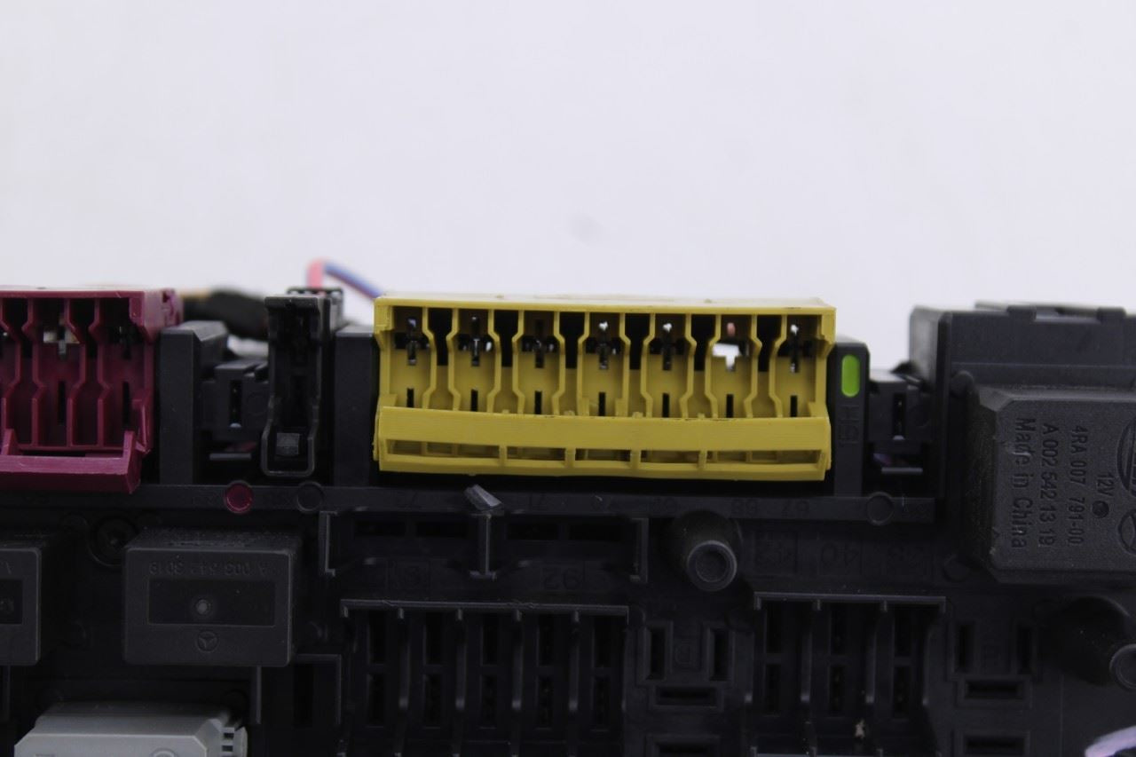 2010-16 Mercedes-Benz E350 Luxury 3.5L Rear Trunk SAM Fuse Relay Junction Block3