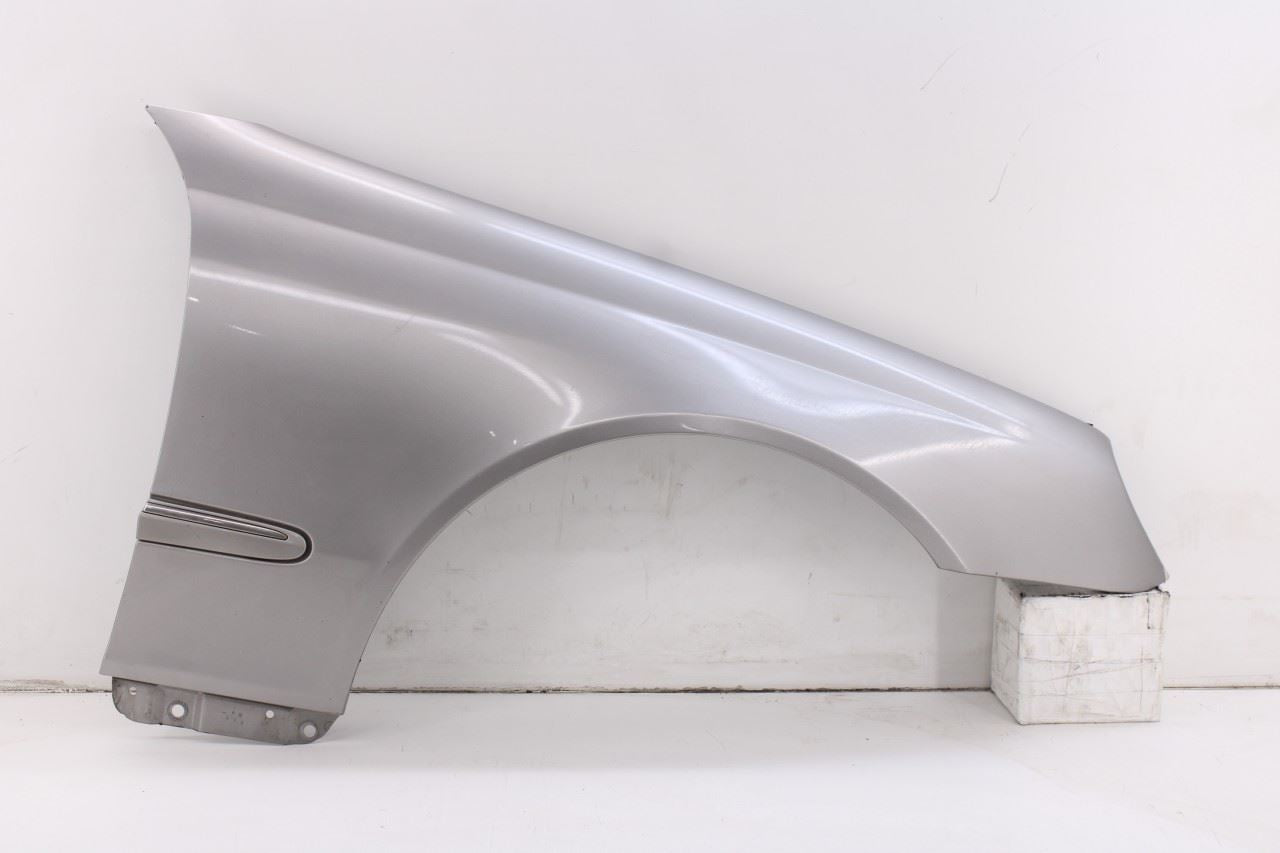 2003- 2005 Mercedes-Benz CLK 320 Front Right Side Fender Panel 2098800418 OEM0