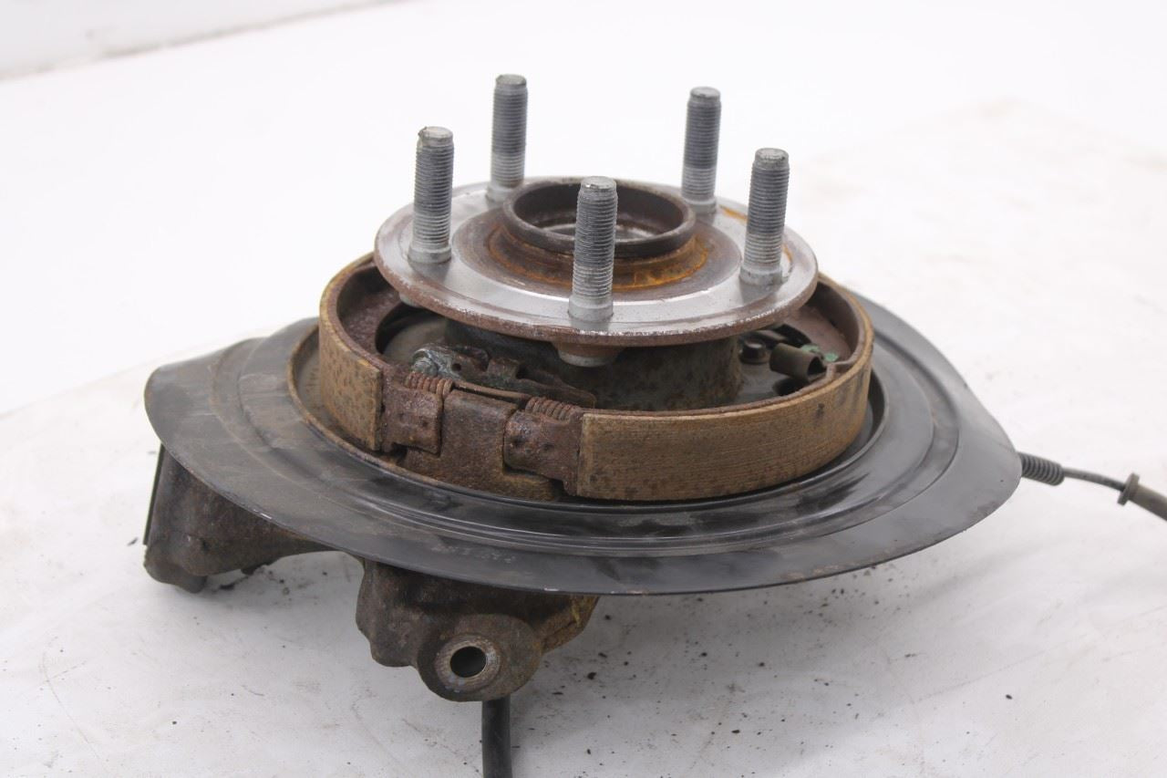 11-15 Dodge Durango SXT AWD Rear Driver Left Side Spindle Knuckle Hub 4877103AD8