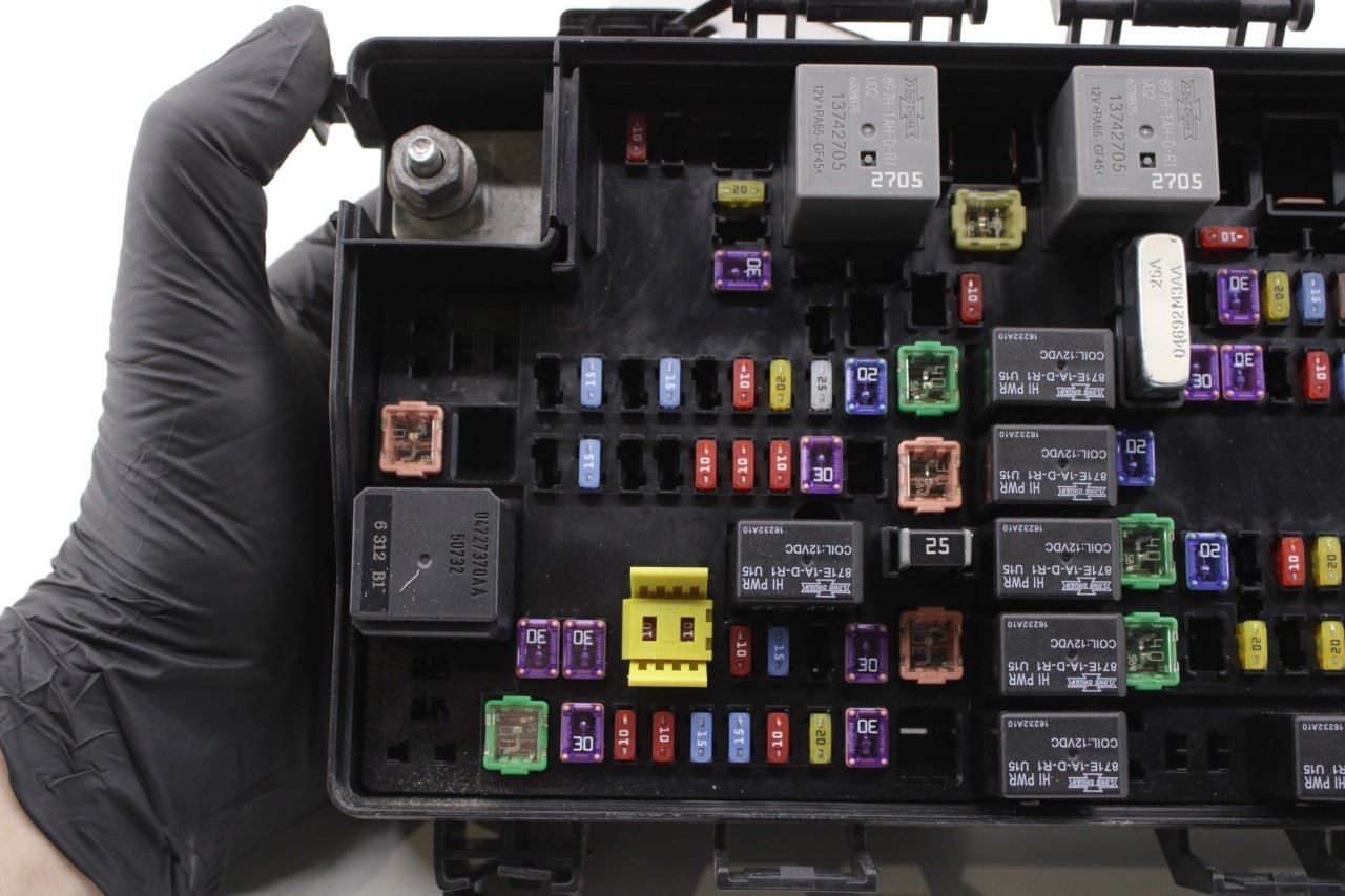 16-17 Jeep Grand Cherokee 5.7L IPDM Intelligent Power Distribution Center *ReaD* - Alshned Auto Parts