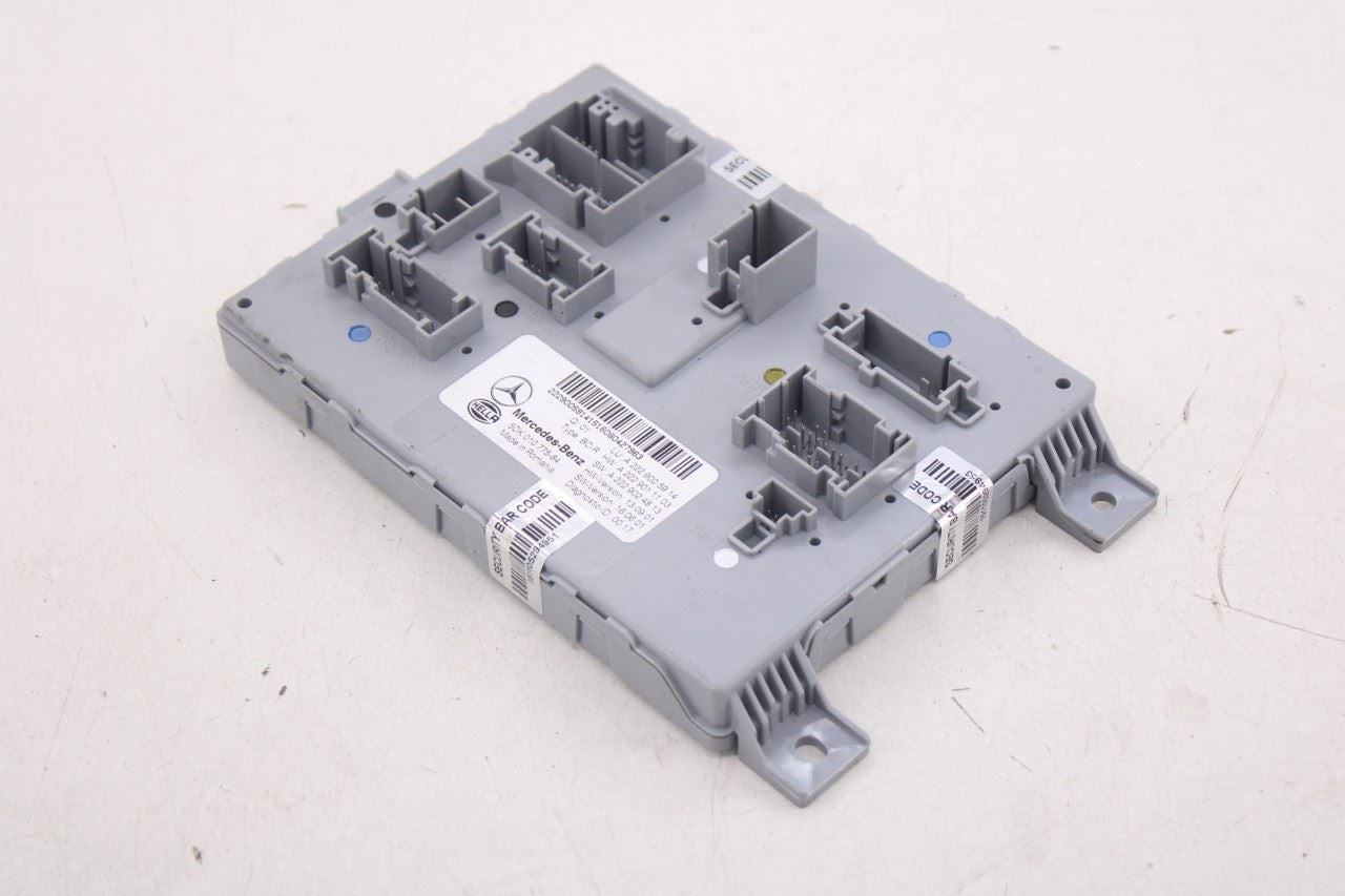 2015-2018 Mercedes-Benz C 300 4Matic Rear Trunk SAM Computer Control Module OEM1