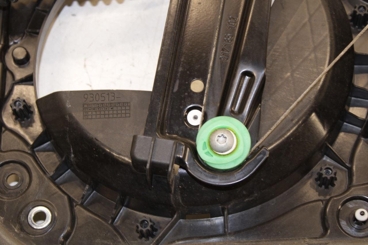 11-18 Porsche Cayenne Platinum Front Left Door Window Regulator w/ Carrier Plate - Alshned Auto Parts