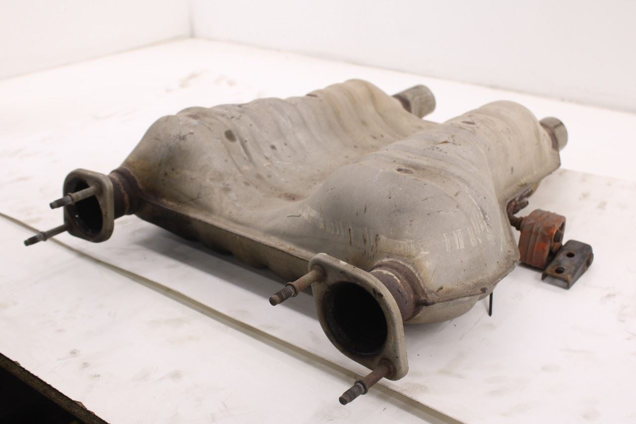14-20 Jeep Grand Cherokee Limited 3.6L Exhaust System Center Muffler 52022398AC5