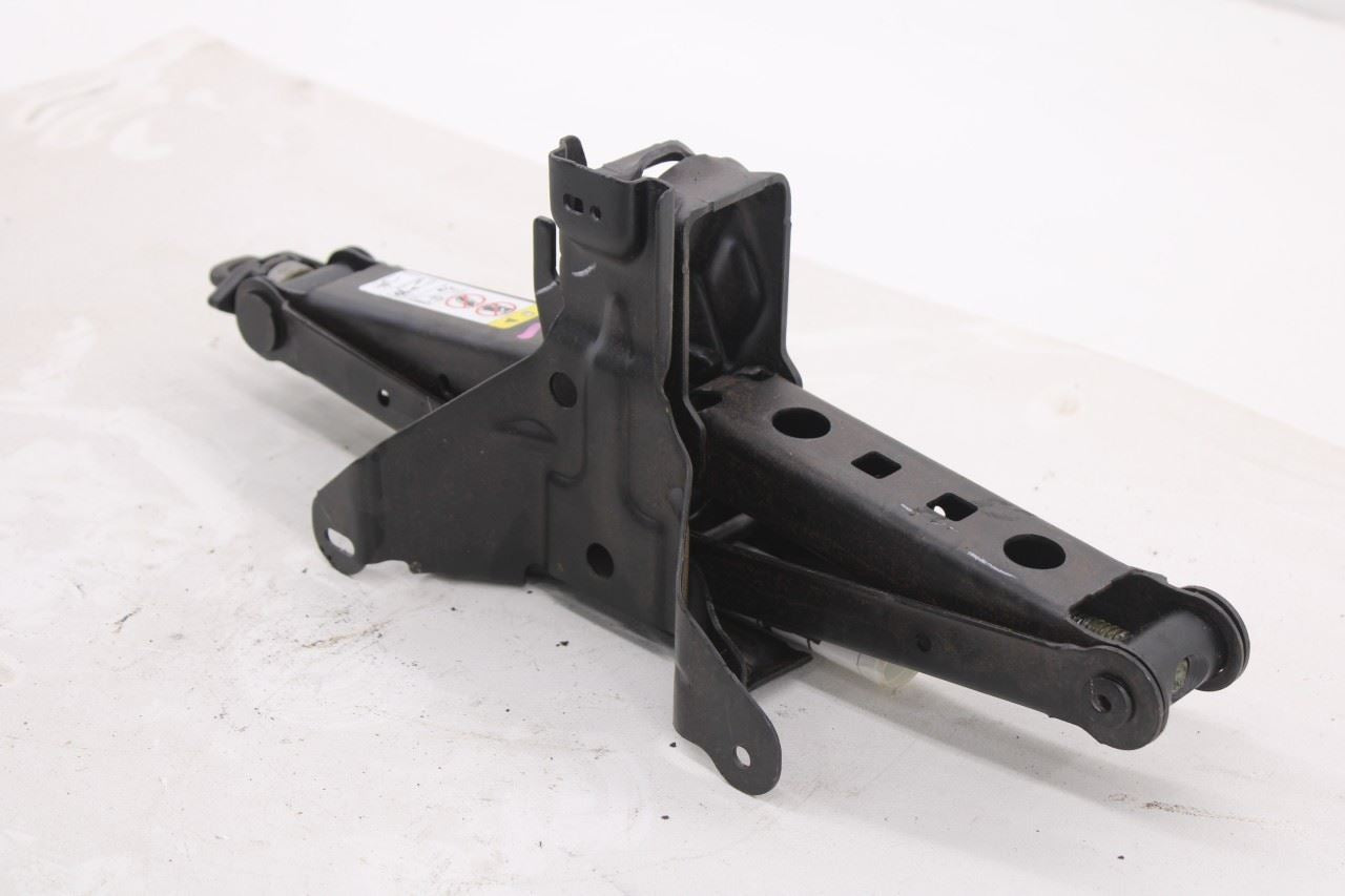 2011-2022 Dodge Durango SXT 3.6L AWD Scissor Lifting Jack 68068665AC OEM4