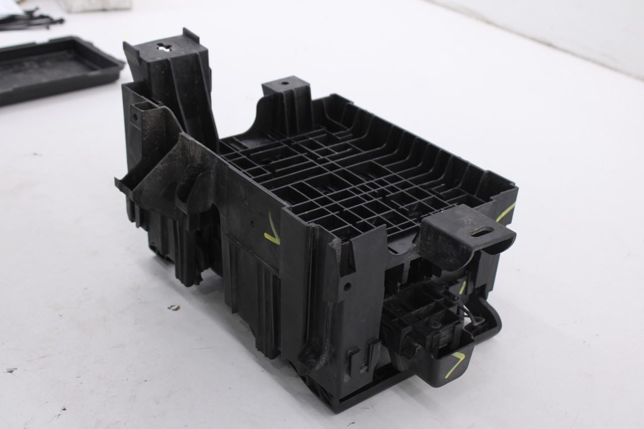 14-16 Chevy Silverado 1500 2WT 4WD Engine Wire Harness Fuse Relay Junction Block - Alshned Auto Parts