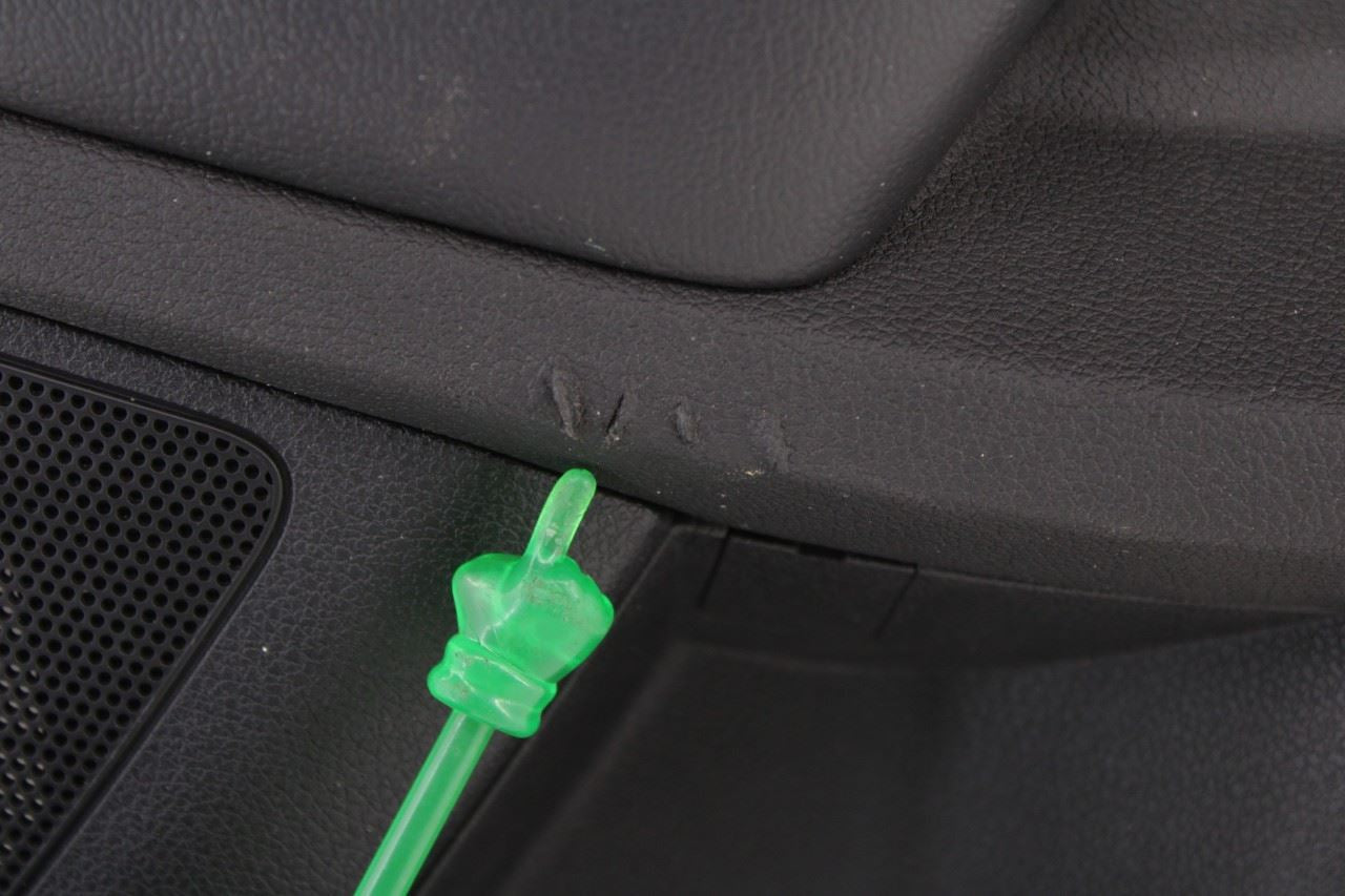 2016-2018 Kia Sorento EX Rear Right Door Trim Panel w/ Sunshade 83302-C6400C6A - Alshned Auto Parts