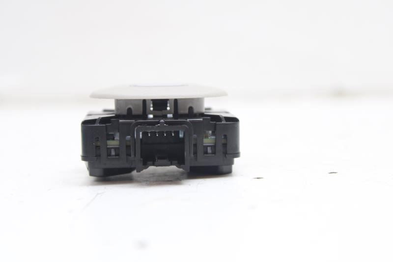 2017-2024 Chrysler Pacifica Cargo Area Courtesy Lamp 55057422AA OEM - Alshned Auto Parts