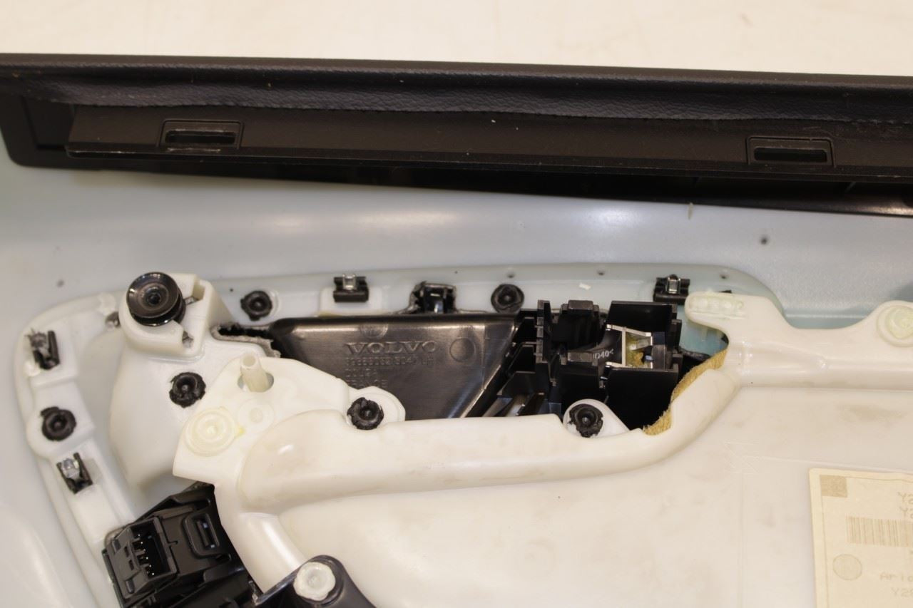 2014-2018 Volvo S60 T5 Premier Front Left Side Door Trim Panel 31366168 *ReaD* - Alshned Auto Parts