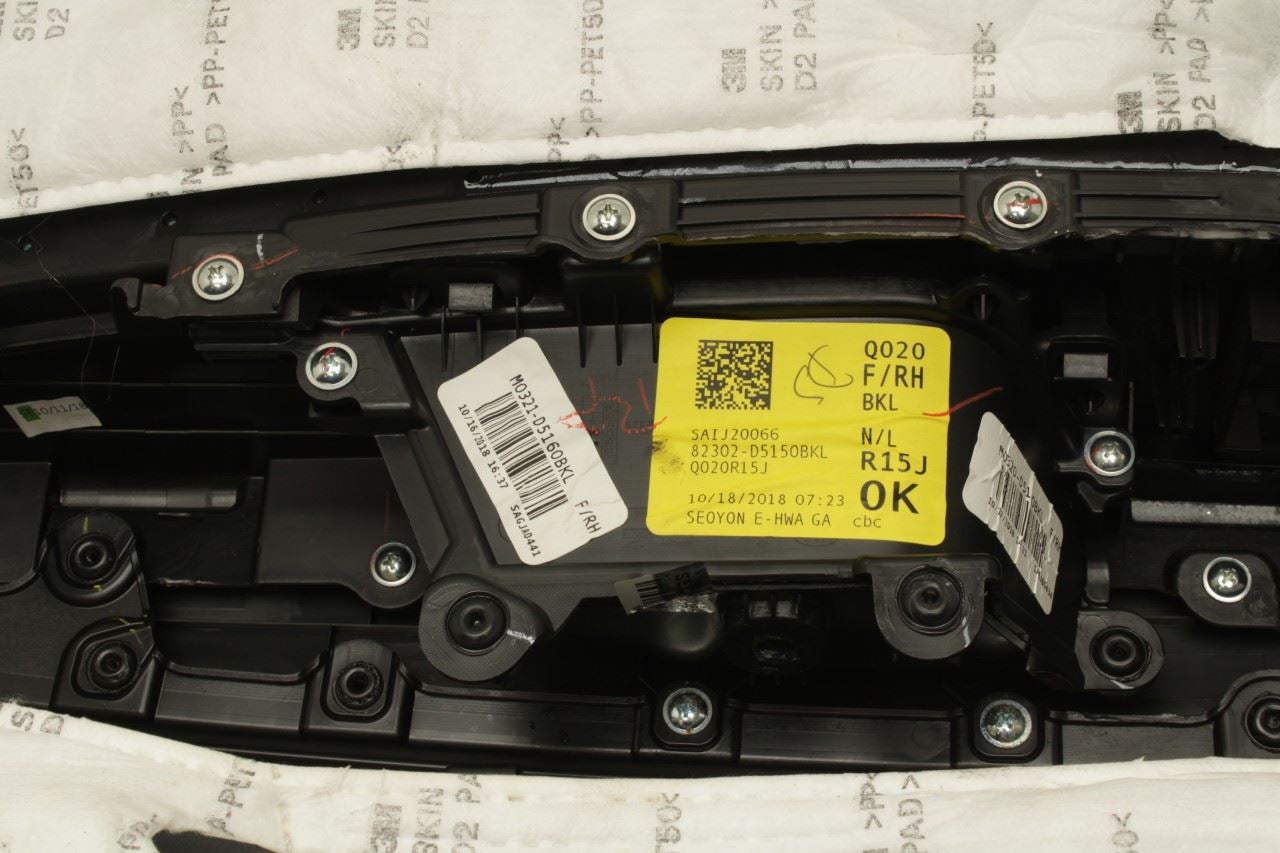 19-2020 Kia Optima LX Front Right Passenger Door Trim Panel 82302-D5150BKL *ReaD - Alshned Auto Parts