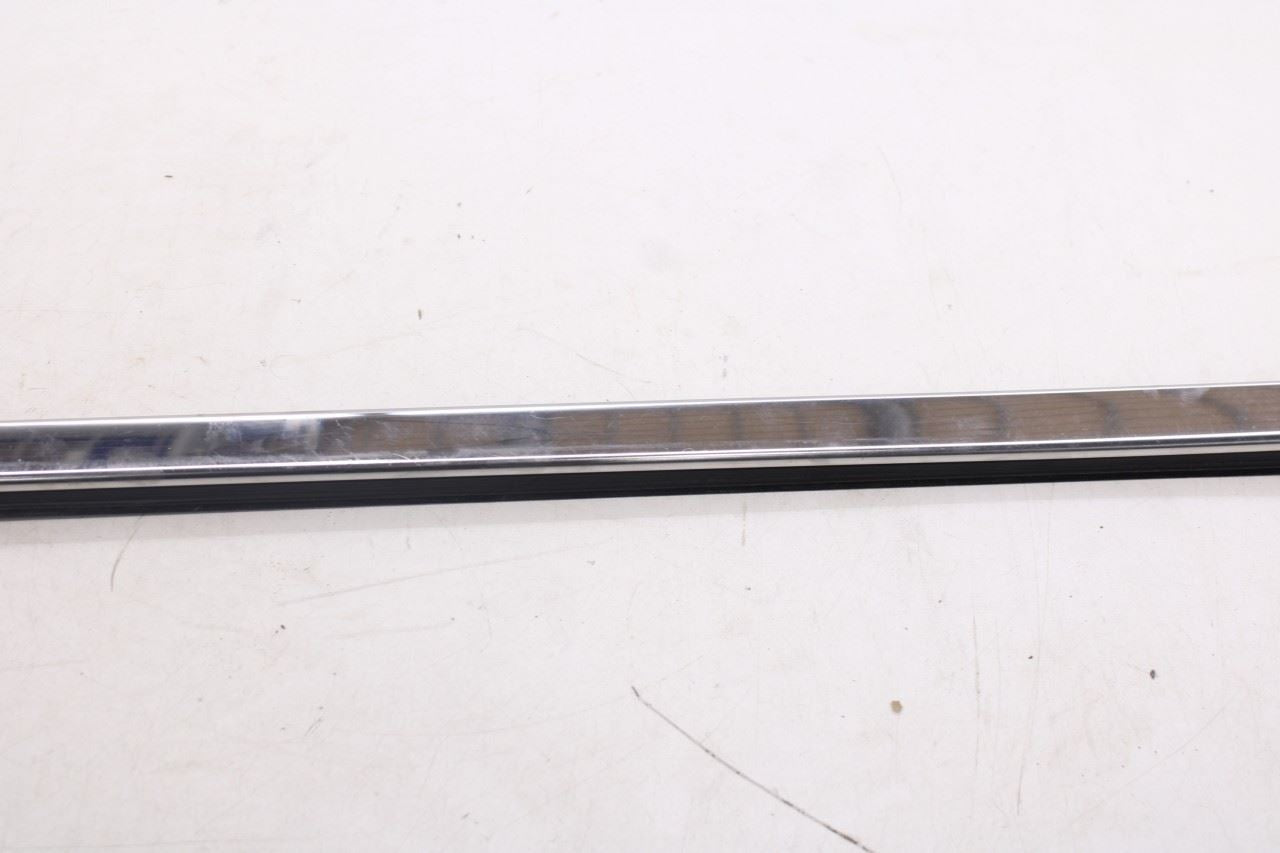 18-26 Ford Expedition Max XLT Front LH Door Run Channel w/ Belt Weatherstrip Set5
