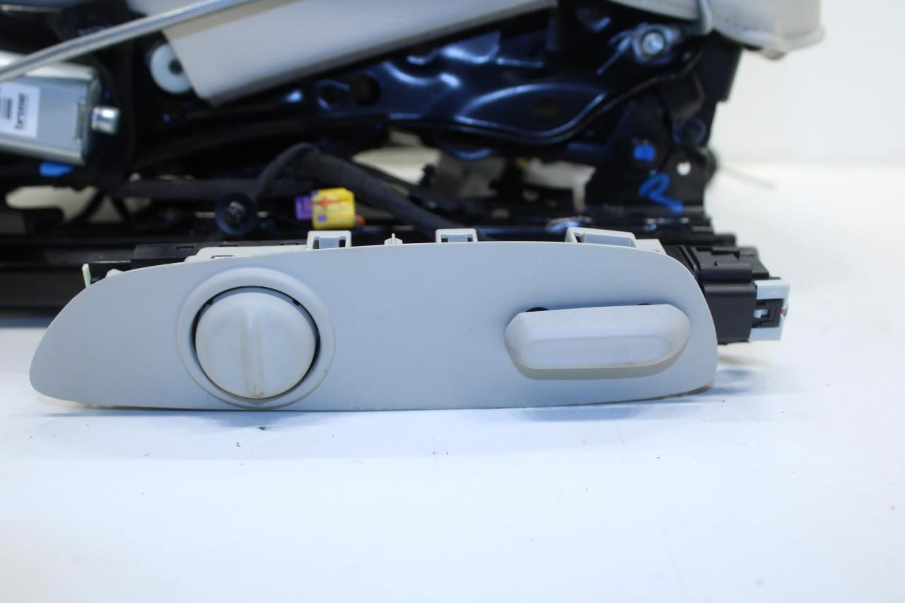 2018-2024 GMC Terrain Denali Front Right Side Seat Lower Complete 85121922 OEM - Alshned Auto Parts