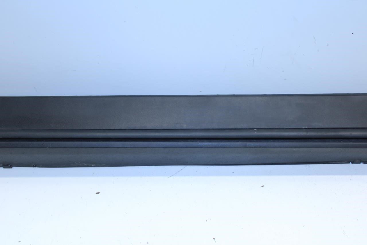 18-2024 Chevrolet Equinox LT Left Rocker Skirt Panel Guard Molding 84713653 OEM - Alshned Auto Parts