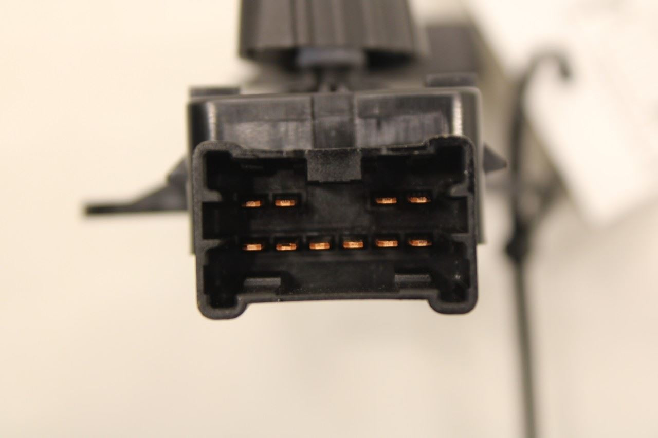 2020-22 Nissan Rogue Sport SL 2.0L Front Right Side Seat Power Adjustment Switch - Alshned Auto Parts