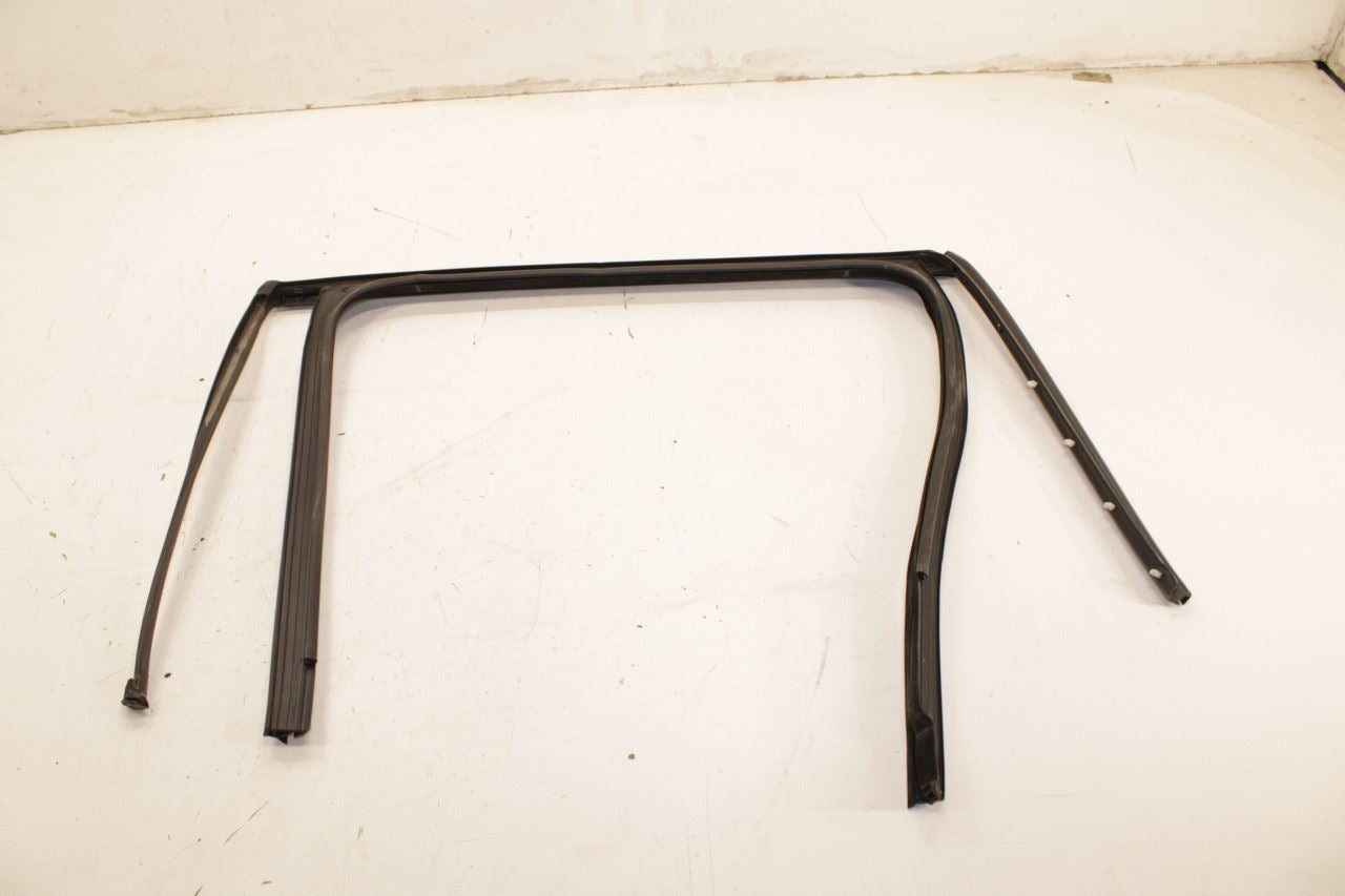 11-18 Porsche Cayenne Platinum Rear Right Door Run Channel w/ Belt Outer Molding - Alshned Auto Parts