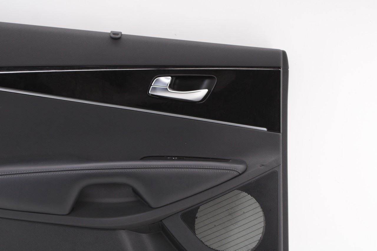 16-18 KIA Sorento EX Rear Left Door Trim Panel w/ Sunshade 83301-C6400C6A *ReaD* - Alshned Auto Parts