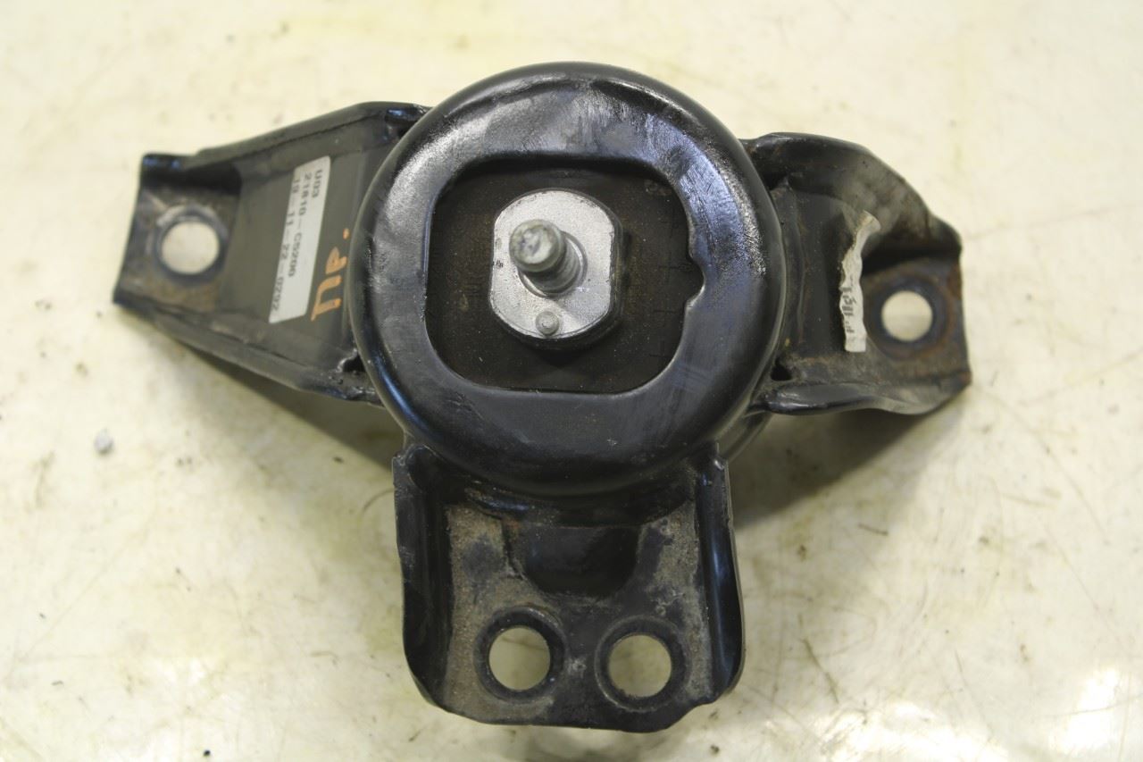 16-20 Kia Sorento LX 3.3L Front Right Upper Engine Mount Bracket 21810-C5200 OEM - Alshned Auto Parts