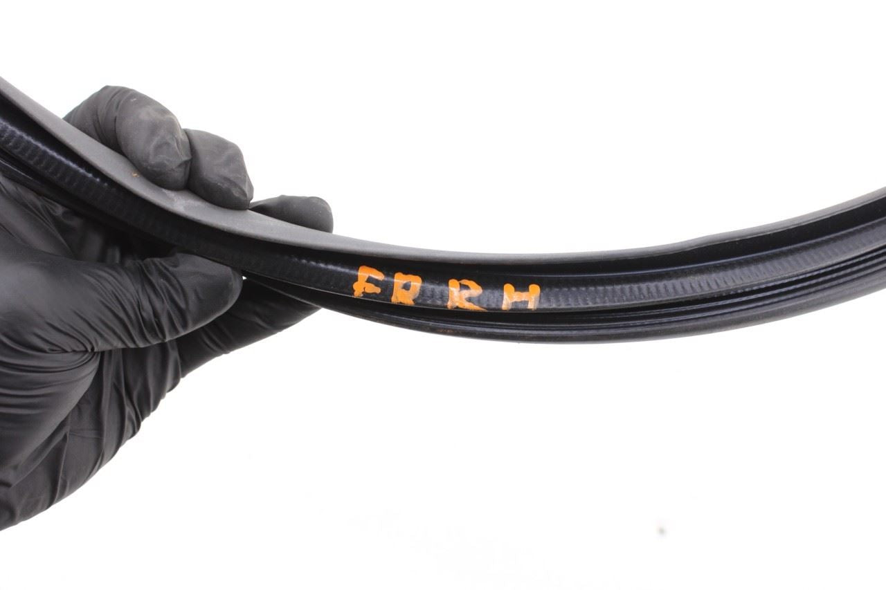 15-20 Toyota Sienna LE Front Right Side Door Weatherstrip On Body 62311-08020-B1 - Alshned Auto Parts