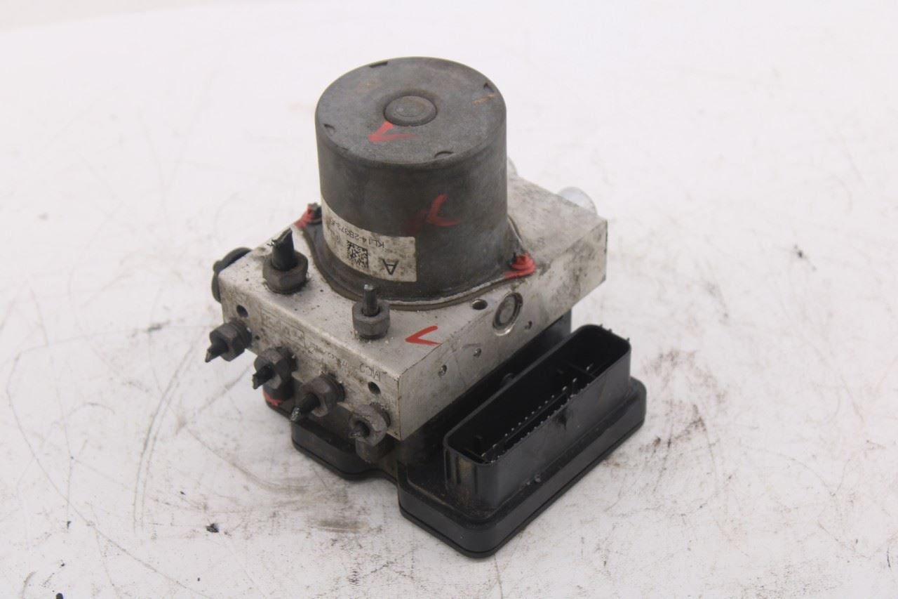 2018-2020 Ford Expedition Max XLT 3.5L ABS Anti Lock Brake Pump Control Module1