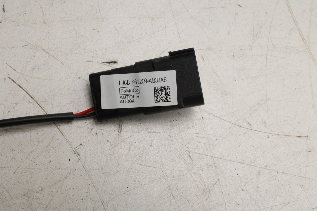 20-25 Ford Escape SEL Front Driver Left Side Seat Belt Buckle LJ6B-S61209-AB OEM - Alshned Auto Parts