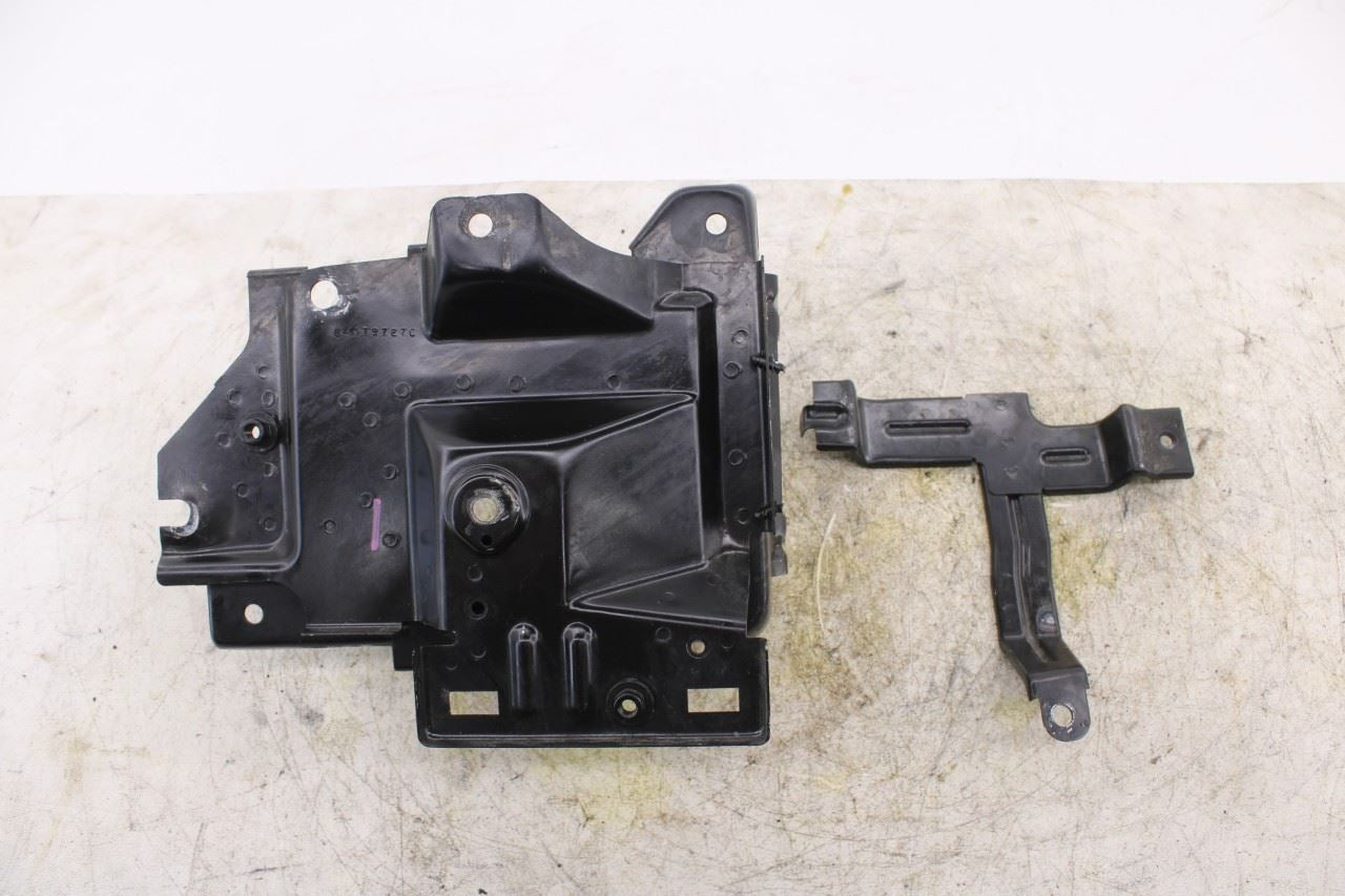 18-2024 Chevrolet Equinox LT Battery Holder Tray Housing Mount Bracket 84179727C0