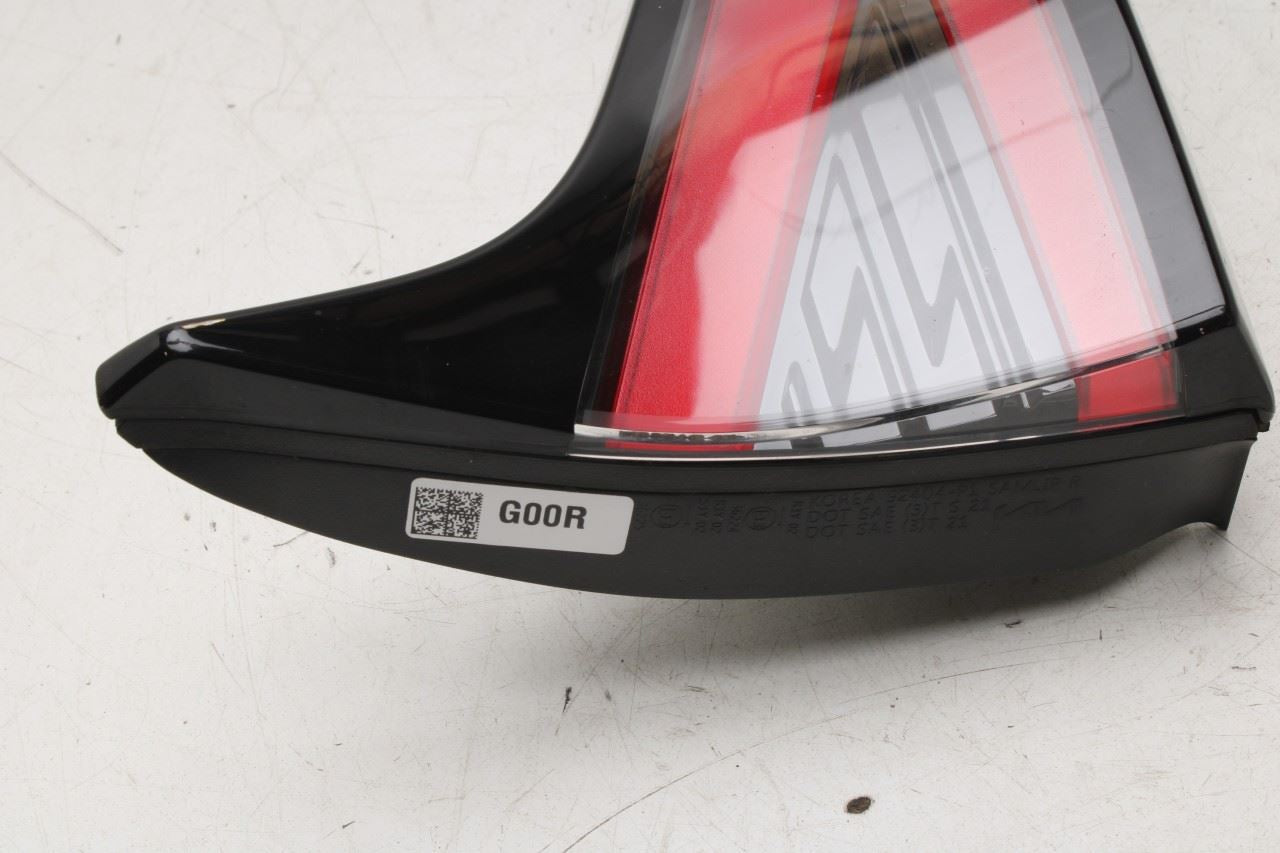 2023-2025 Kia Sportage Hybrid EX Rear Right Side Tail Light Lamp 92404-P1000 OEM - Alshned Auto Parts