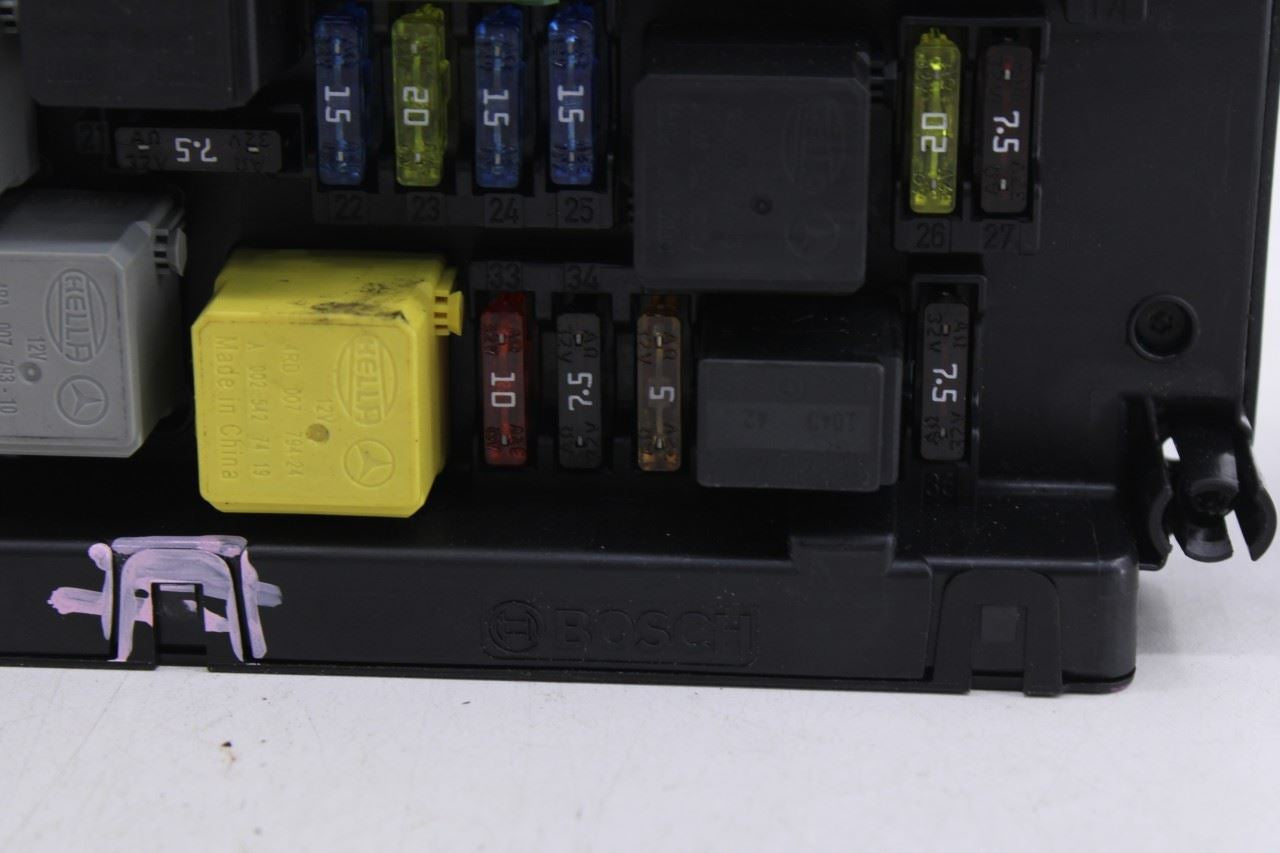 10-13 Mercedes-Benz E350 Luxury 3.5L Front SAM Fuse Relay Junction Block *ReaD*5