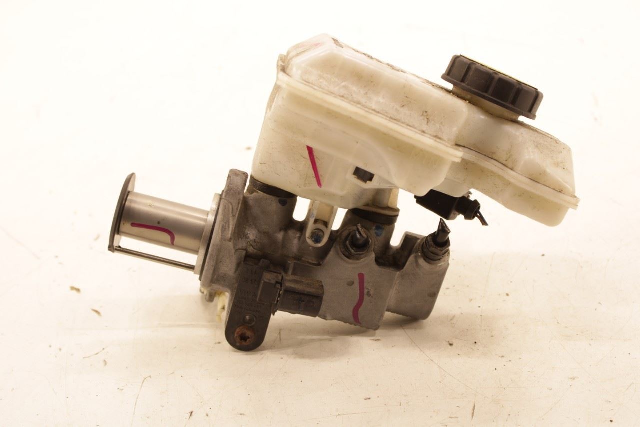 18-23 Volkswagen Atlas S Brake Master Cylinder w/ Reservoir Tank 5Q1614019ADREP - Alshned Auto Parts
