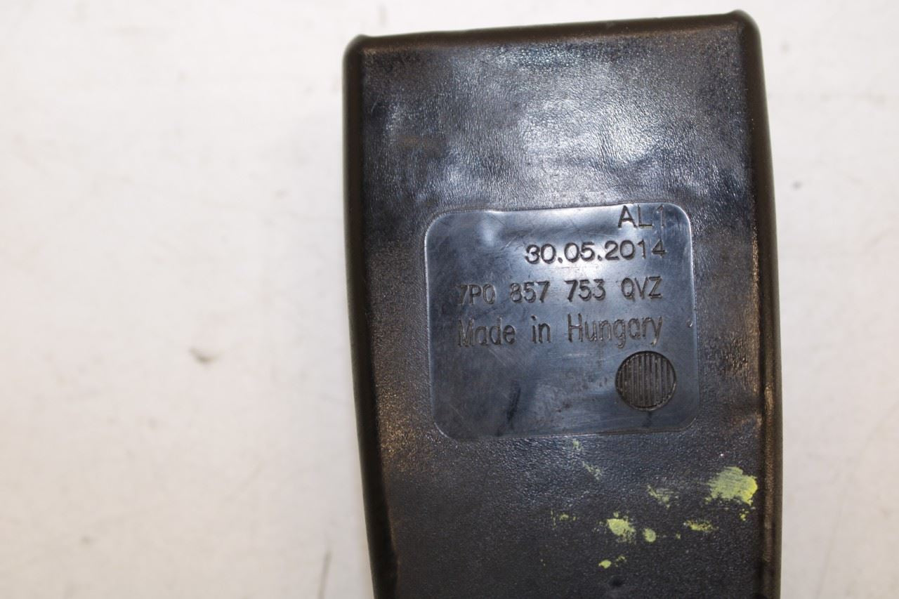 11-18 Porsche Cayenne Platinum Rear RH Left and Center 2nd Row Seat Belt Buckle - Alshned Auto Parts