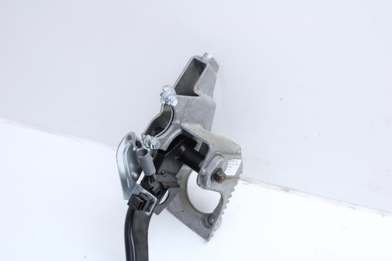2002-2009 Land Rover Range Rover 4.2L Brake Pedal w/ Bracket SKB500220WQD OEM - Alshned Auto Parts