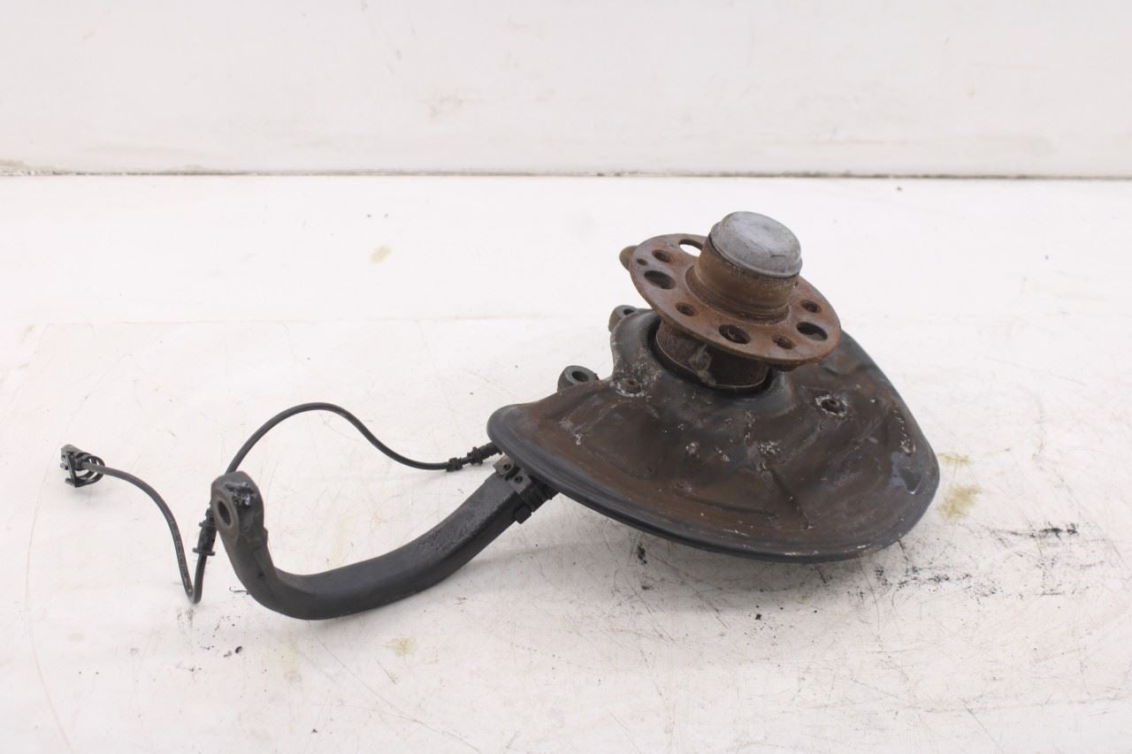 2003-2006 Mercedes-Benz E500 Front Left Side Spindle Knuckle Hub 211-330-64-206
