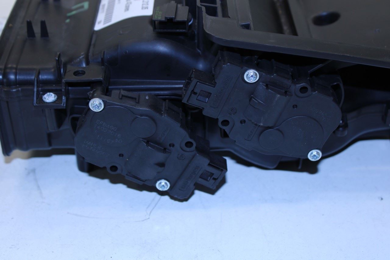 12-16 Porsche Panamera 4 Front Right Floor Air Vent Distributor Upper w/ Motors - Alshned Auto Parts