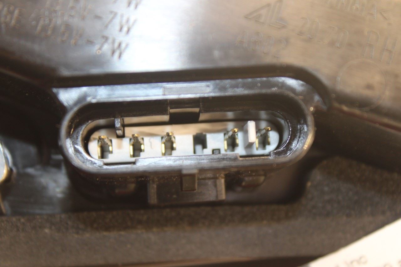 17-19 Alfa Romeo Giulia Ti AWD Rear Right Side Tail Light Light Lamp 00505523880 - Alshned Auto Parts