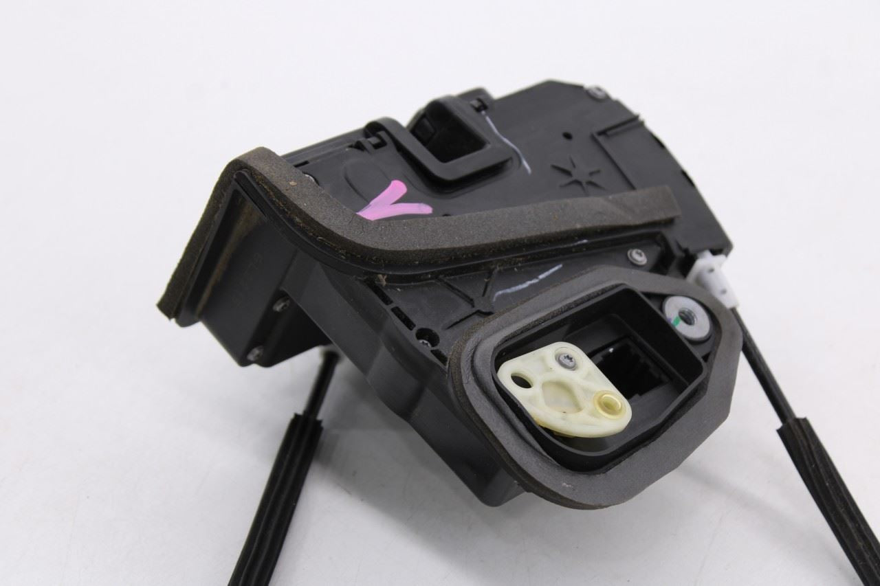 2018-24 Chevrolet Equinox LT Front Right Passenger Side Door Lock Latch Actuator10