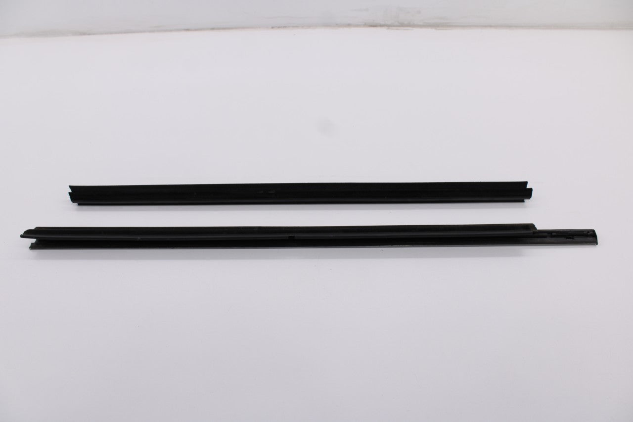 2011-15 Jeep Grand Cherokee Limited FR RH Door Belt Outer and Inner Weatherstrip - Alshned Auto Parts