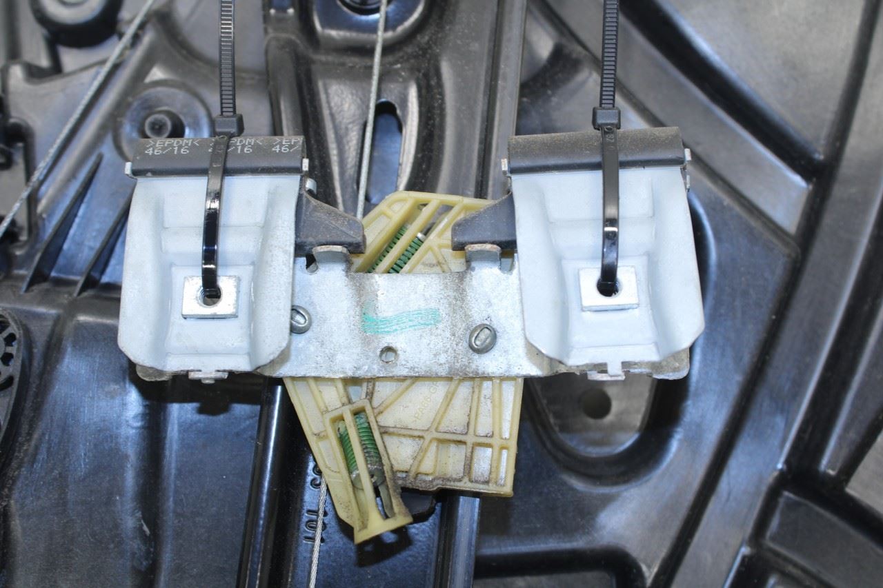 2017-19 Alfa Romeo Giulia Ti RR LH Door Window Regulator w/ Carrier 00505514980 - Alshned Auto Parts