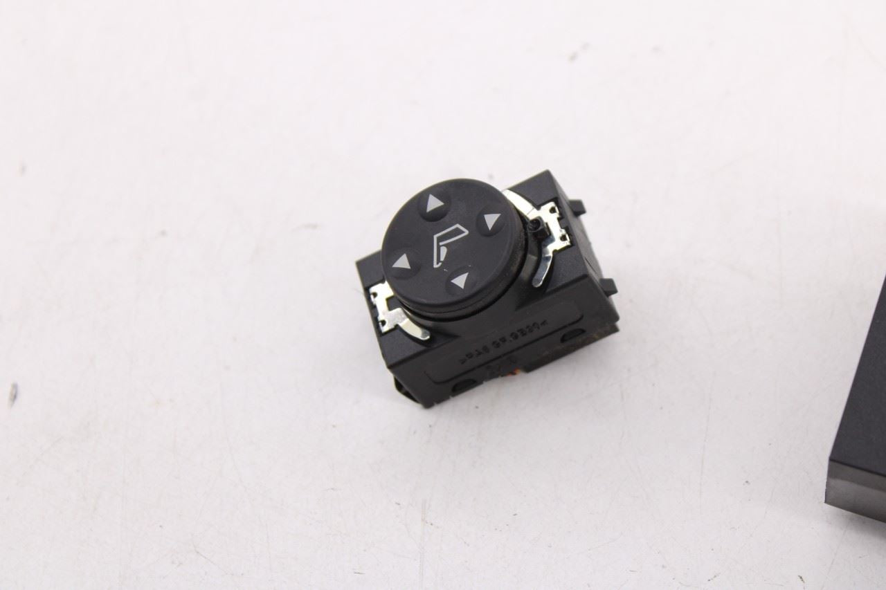 2010-12 Land Rover Range Rover HSE Front Left Power Seat Control Switch LR0109123