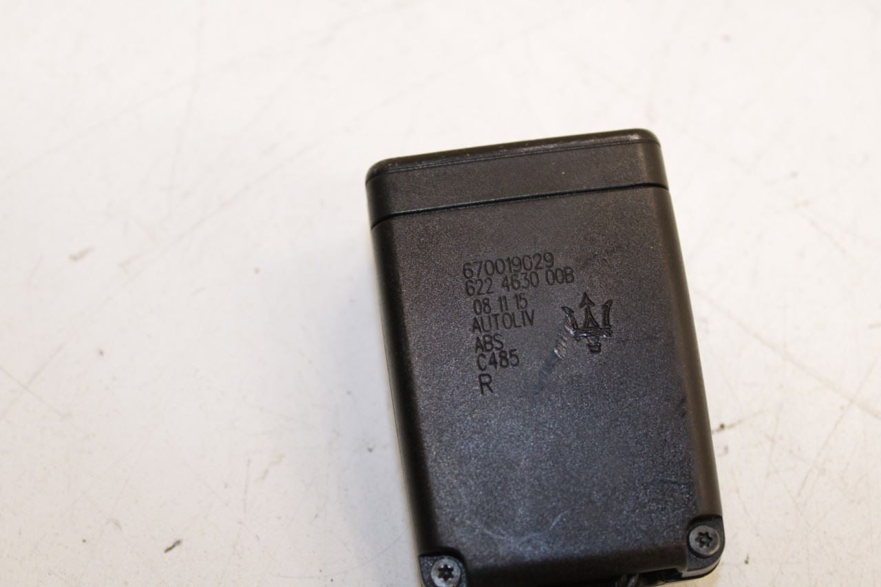 14-21 Maserati Ghibli S Q4 Rear Right and Left Side Center Seat Belt Buckle Set - Alshned Auto Parts